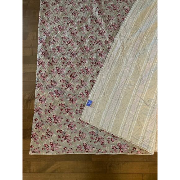 Annie Selke's Pine Cone Hill Rumer floral reversable king quilt & sham set - Picture 11 of 12